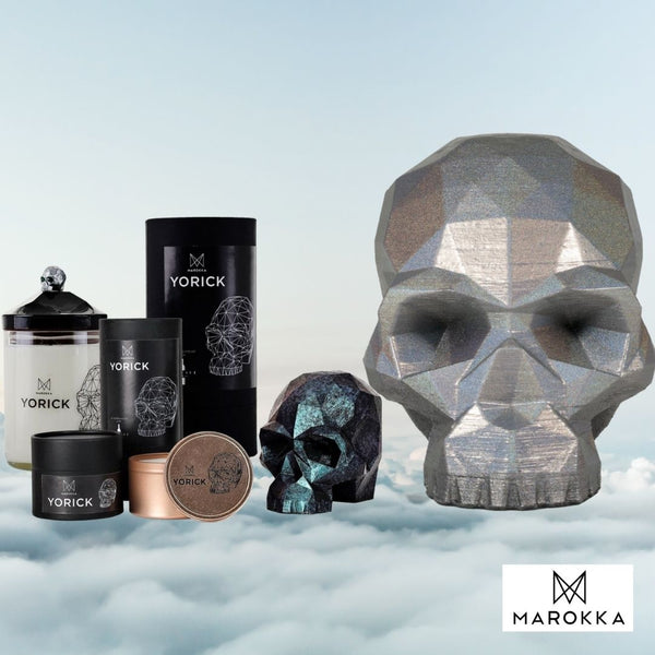 Skull sculpture black 